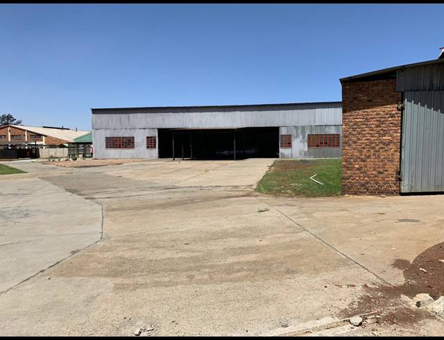 4,500M² WAREHOUSE FOR SALE IN NEW ERA